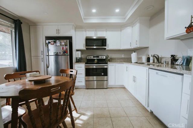 1554 Border, Corona, CA 92882