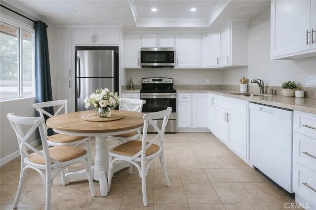1554 Border, Corona, CA 92882