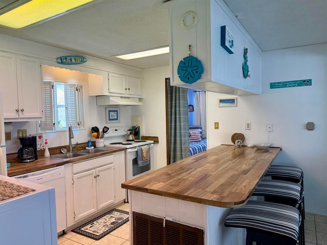 211 Sanddollar Dr., Surfside Beach, SC 29575