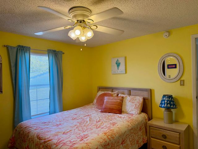 211 Sanddollar Dr., Surfside Beach, SC 29575