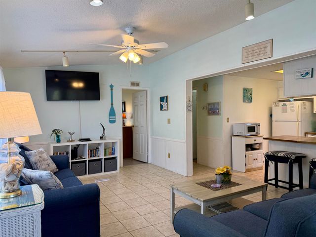 211 Sanddollar Dr., Surfside Beach, SC 29575