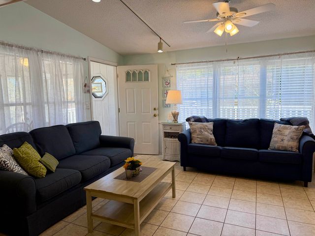 211 Sanddollar Dr., Surfside Beach, SC 29575