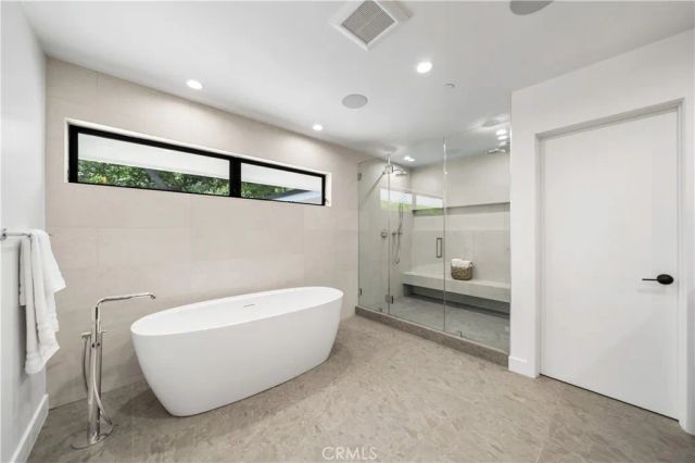16105 Clear Oak Drive, Encino, CA 91436