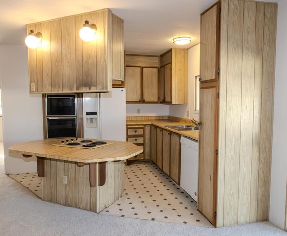 1001 Roguelea Lane, Grants Pass, OR 97526