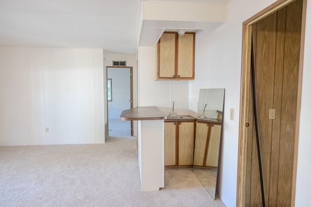 1001 Roguelea Lane, Grants Pass, OR 97526