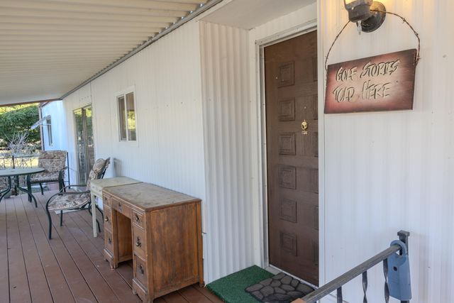 1001 Roguelea Lane, Grants Pass, OR 97526