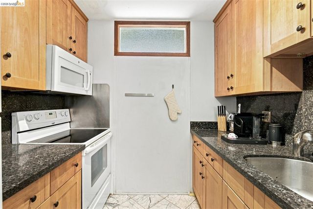 8 Commodore DR C359, Emeryville, CA 94608