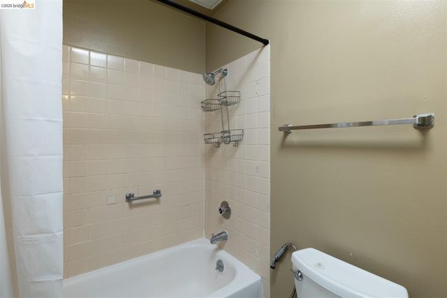 8 Commodore DR C359, Emeryville, CA 94608