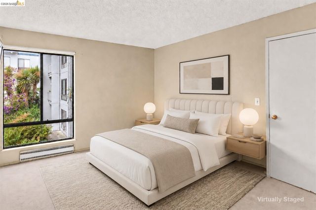 8 Commodore DR C359, Emeryville, CA 94608