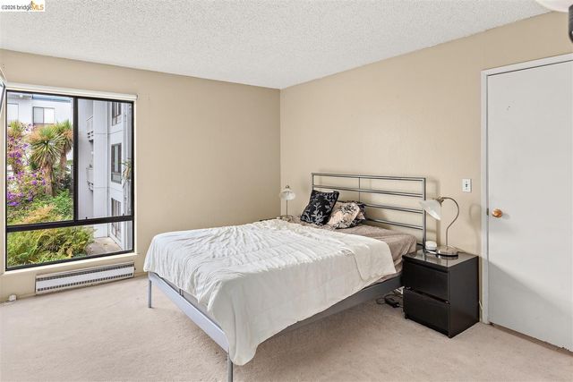 8 Commodore DR C359, Emeryville, CA 94608