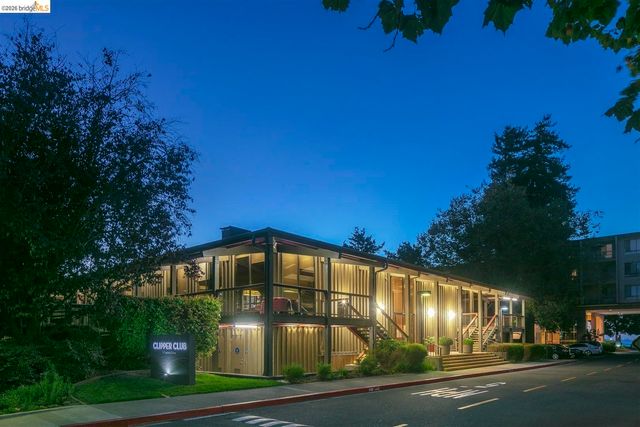 8 Commodore DR C359, Emeryville, CA 94608