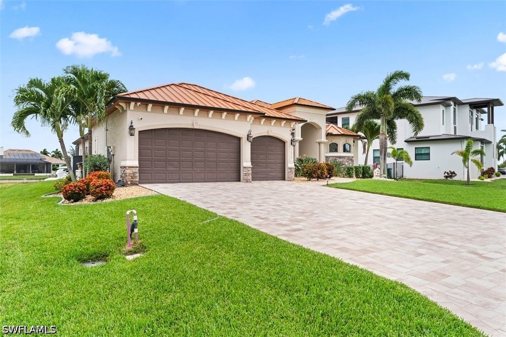 Image 4 of property listing at 2639 SW 29th AVE, Cape Coral, FL 33914