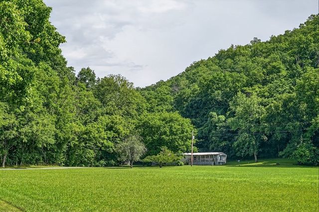 278 Aaron Pennington Ln, Celina, TN 38551