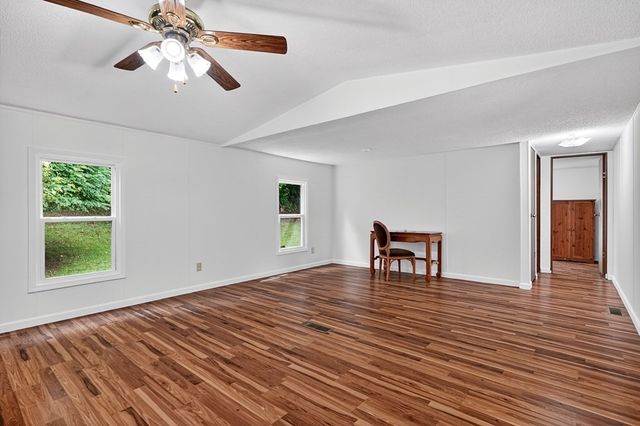 278 Aaron Pennington Ln, Celina, TN 38551