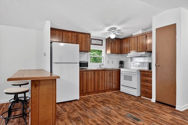 278 Aaron Pennington Ln, Celina, TN 38551