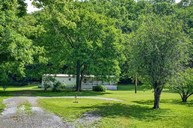278 Aaron Pennington Ln, Celina, TN 38551