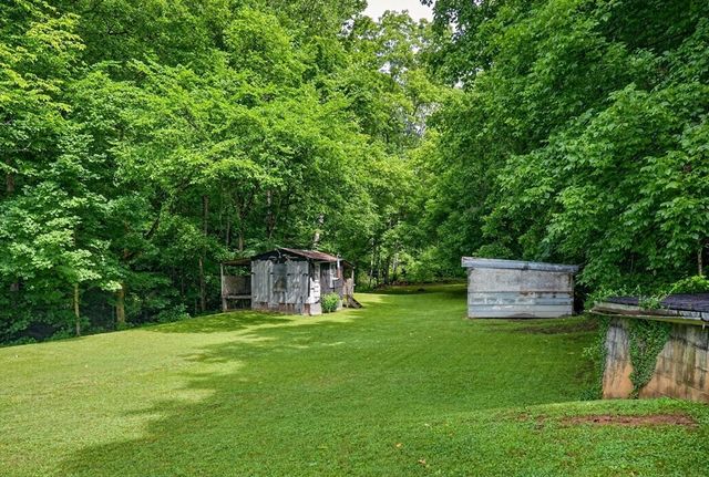 278 Aaron Pennington Ln, Celina, TN 38551