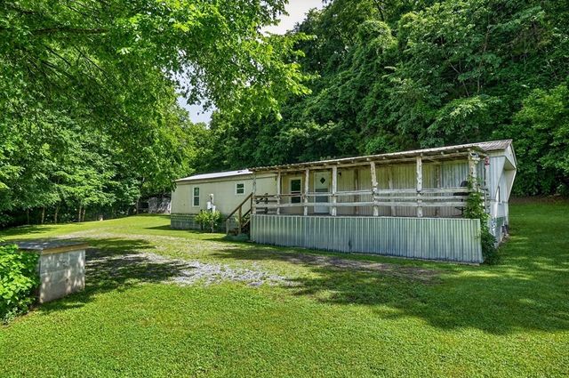 278 Aaron Pennington Ln, Celina, TN 38551