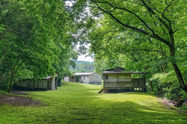 278 Aaron Pennington Ln, Celina, TN 38551