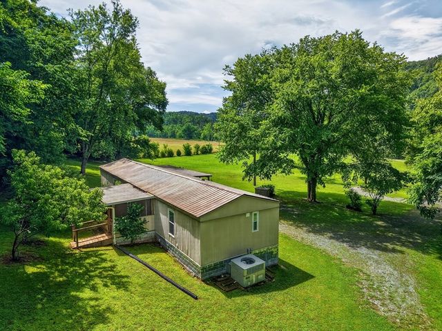278 Aaron Pennington Ln, Celina, TN 38551