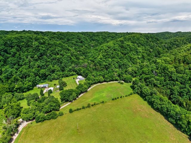 278 Aaron Pennington Ln, Celina, TN 38551