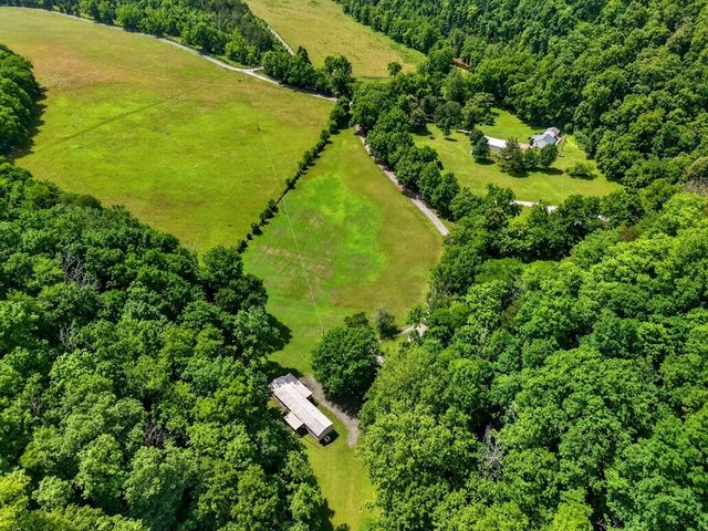 278 Aaron Pennington Ln, Celina, TN 38551