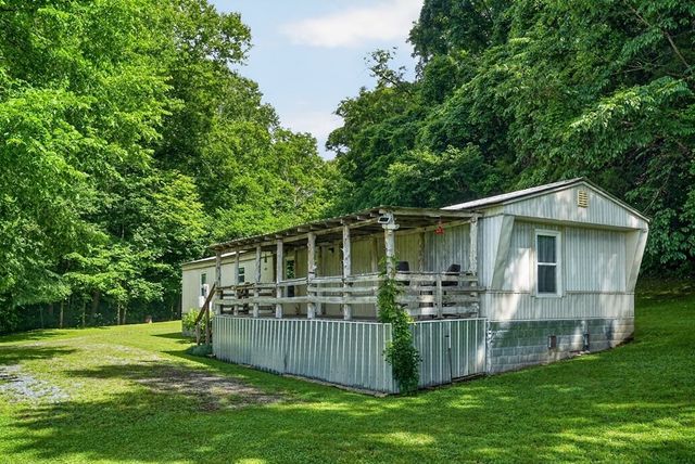 278 Aaron Pennington Ln, Celina, TN 38551