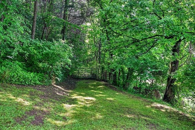 278 Aaron Pennington Ln, Celina, TN 38551