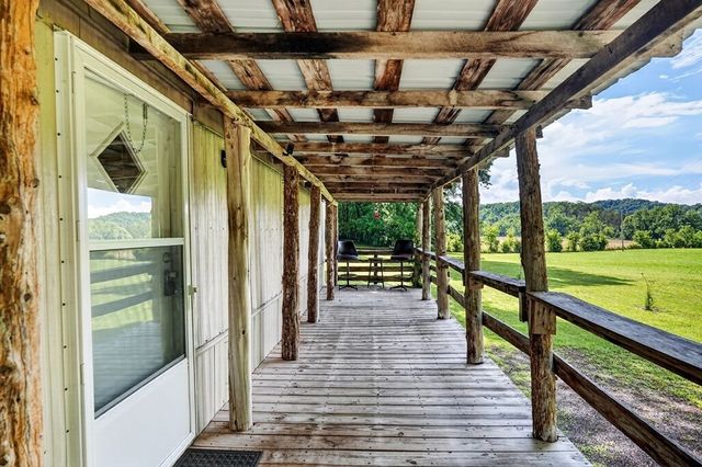 278 Aaron Pennington Ln, Celina, TN 38551