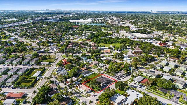 880 NW 25th Avenue, Fort Lauderdale, FL 33311