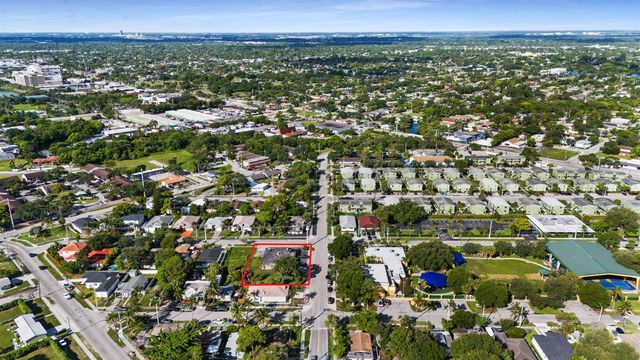 880 NW 25th Avenue, Fort Lauderdale, FL 33311