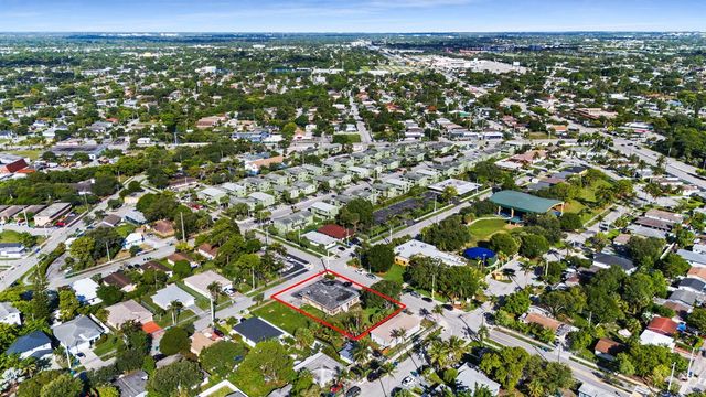 880 NW 25th Avenue, Fort Lauderdale, FL 33311