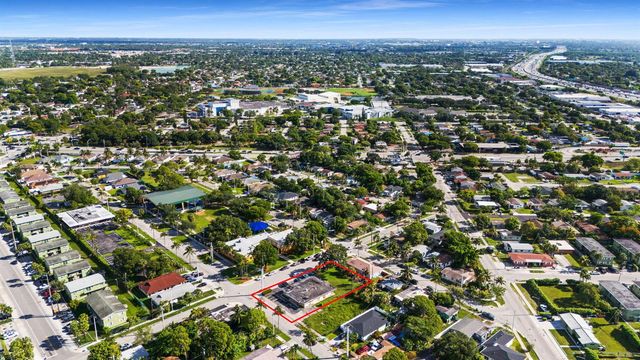 880 NW 25th Avenue, Fort Lauderdale, FL 33311