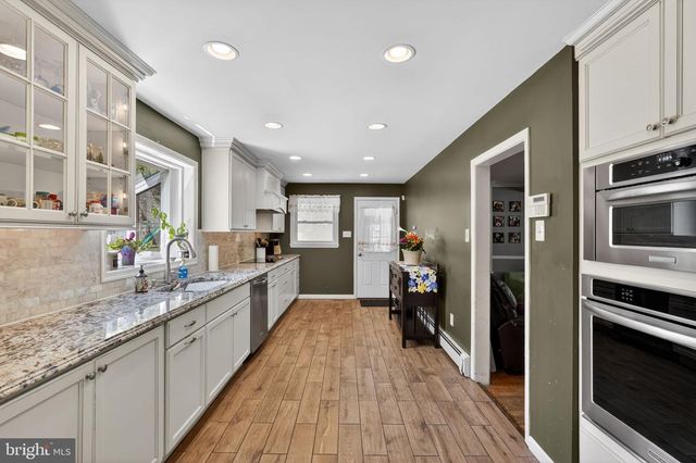 871 ROBERTS RD, Bensalem, PA 19020