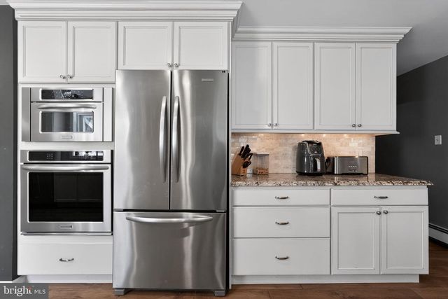 871 ROBERTS RD, Bensalem, PA 19020