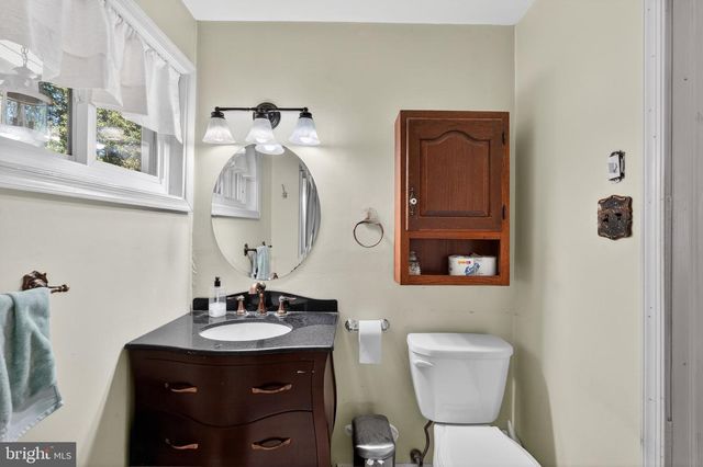 871 ROBERTS RD, Bensalem, PA 19020