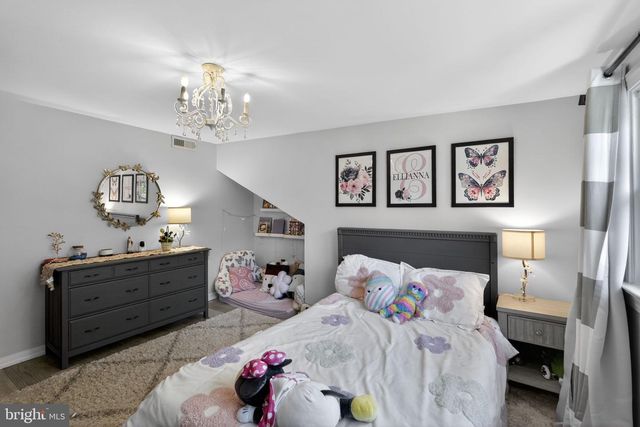 871 ROBERTS RD, Bensalem, PA 19020