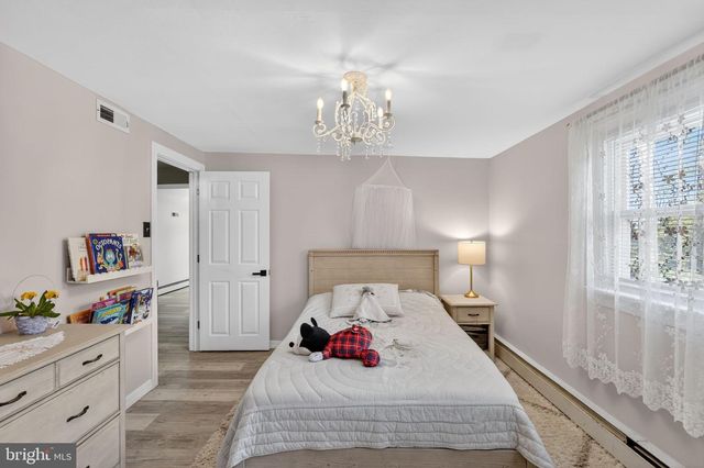 871 ROBERTS RD, Bensalem, PA 19020