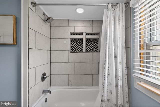 871 ROBERTS RD, Bensalem, PA 19020