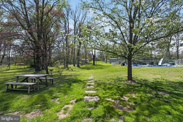 871 ROBERTS RD, Bensalem, PA 19020