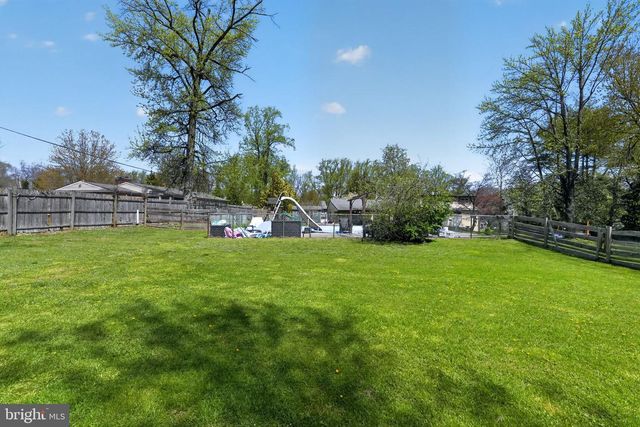 871 ROBERTS RD, Bensalem, PA 19020