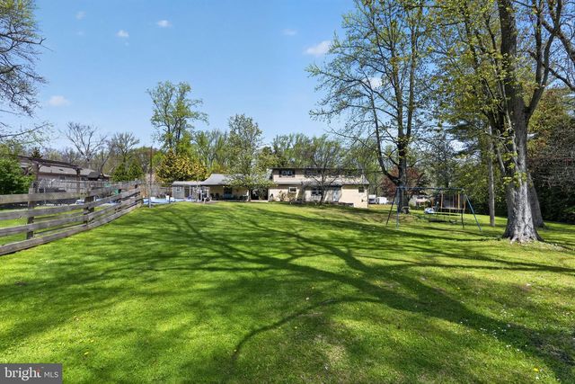 871 ROBERTS RD, Bensalem, PA 19020