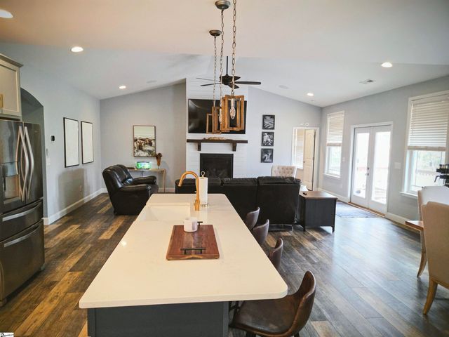 102 Pawleys Court, Anderson, SC 29625