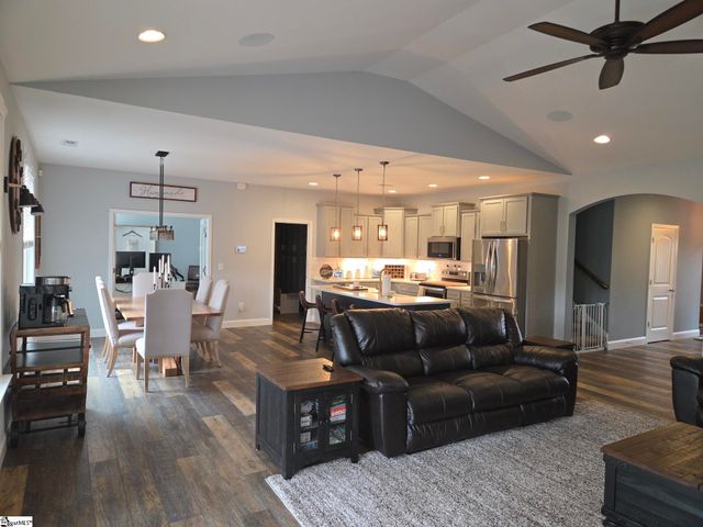 102 Pawleys Court, Anderson, SC 29625