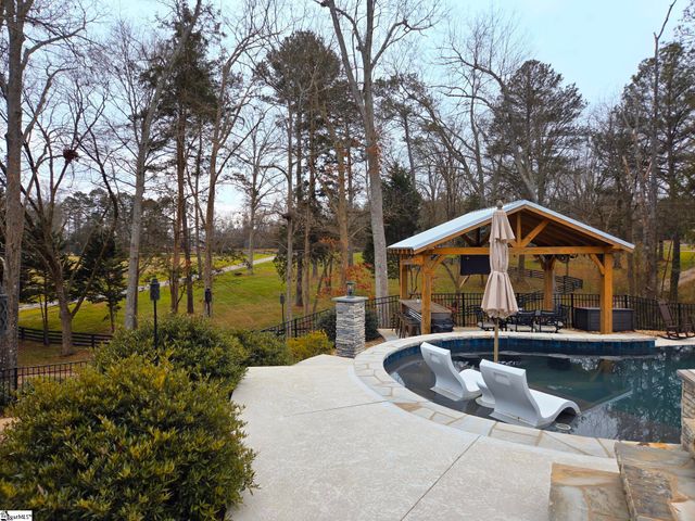 102 Pawleys Court, Anderson, SC 29625