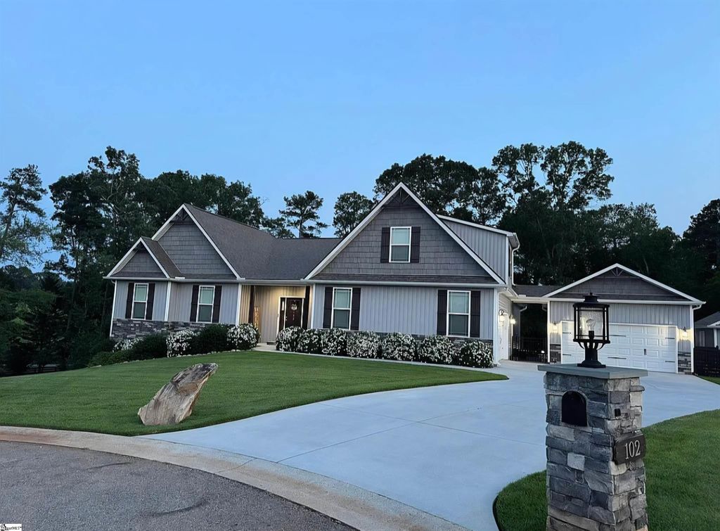 102 Pawleys Court, Anderson, SC 29625