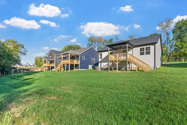 147 Irish Hills Dr, Clarksville, TN 37042