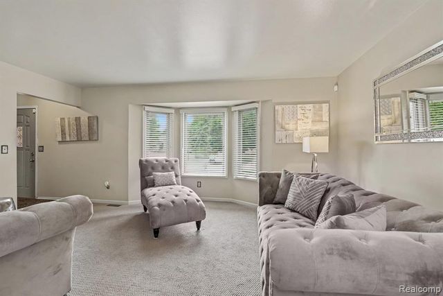 6323 Robison Lane, Saline, MI 48176