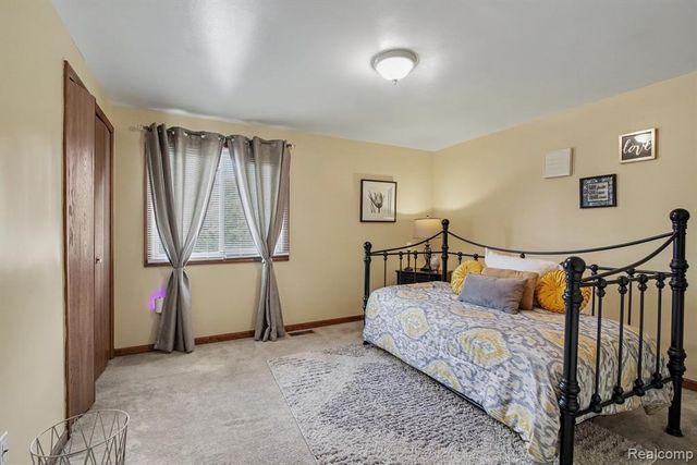 6323 Robison Lane, Saline, MI 48176
