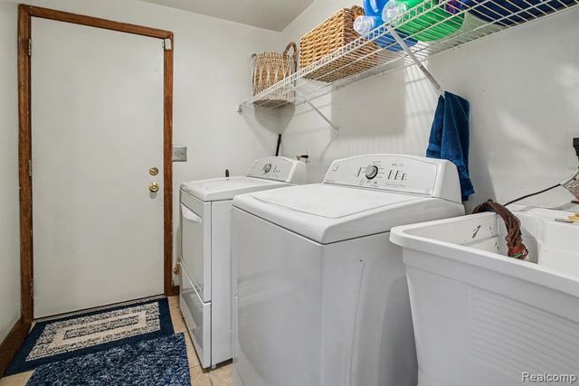 6323 Robison Lane, Saline, MI 48176